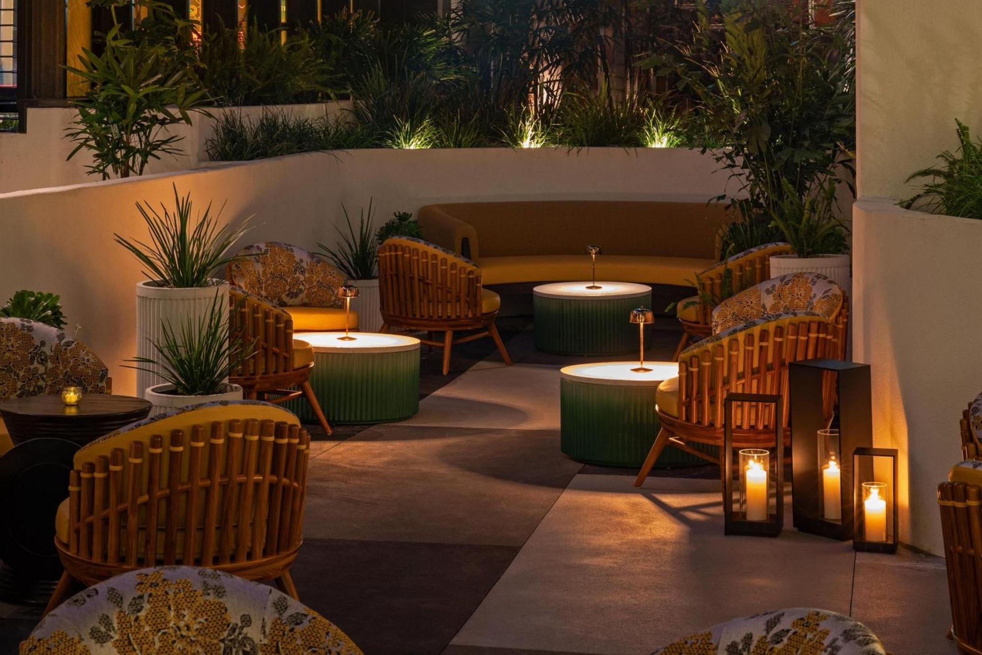 W Hollywood Hotel Los Angeles Exterior photo