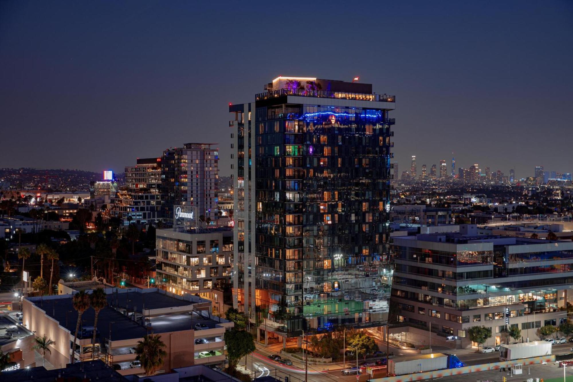W Hollywood Hotel Los Angeles Exterior photo